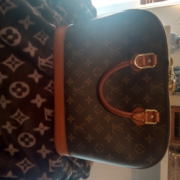 TAKING OFFERS! Louis Vuitton vintage Alma tote😍 Immaculent condition!! As SHOWN - Picture 2 of 12